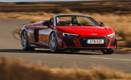 2019 Audi R8 V10 Spyder Performance quattro (UK-Spec) Front Three-Quarter Wallpapers 450x275 (29)