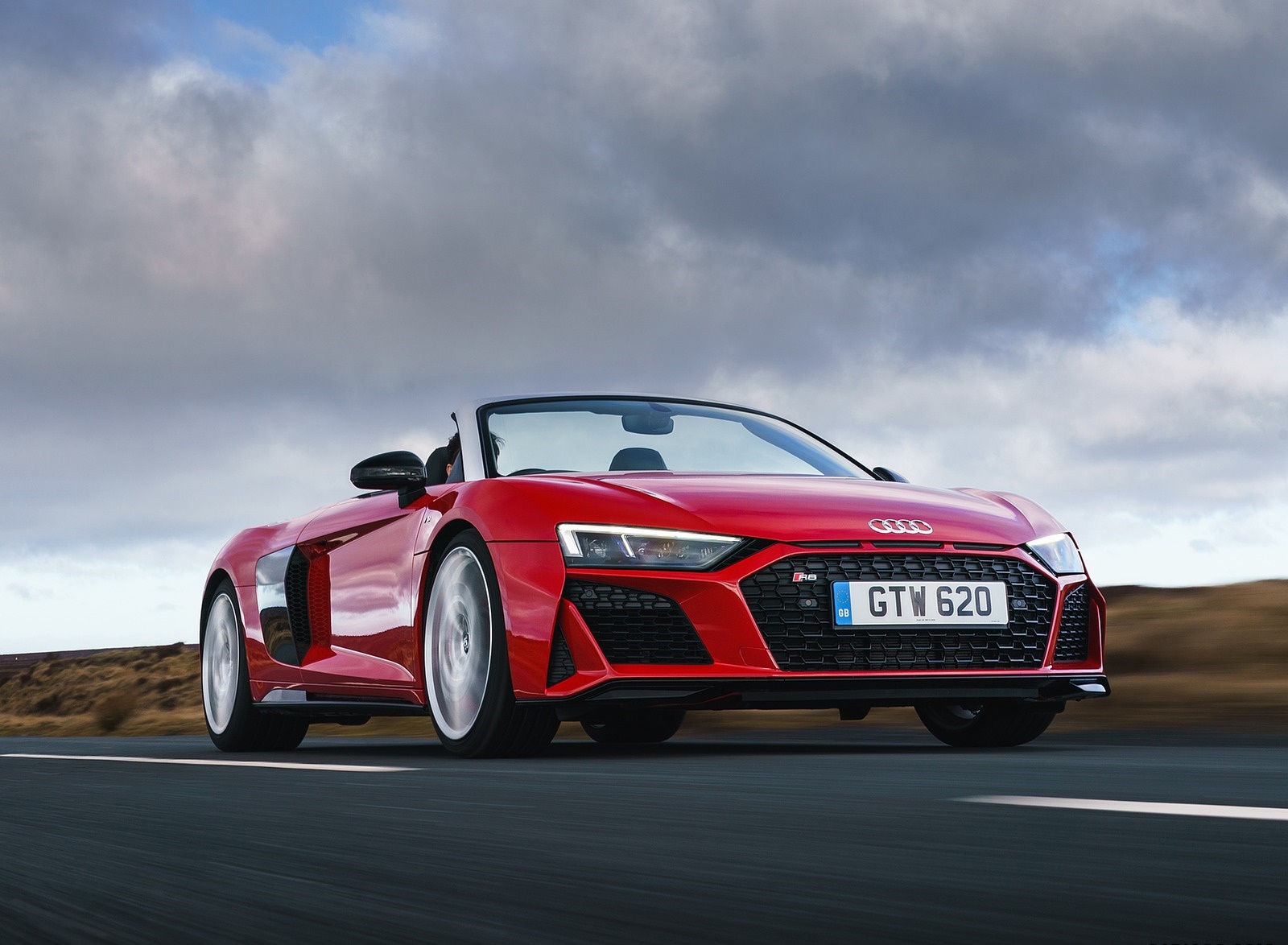 2019 Audi R8 V10 Spyder Performance quattro (UK-Spec) Front Three-Quarter Wallpapers (12)