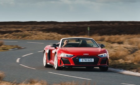 2019 Audi R8 V10 Spyder Performance quattro (UK-Spec) Front Wallpapers 450x275 (19)