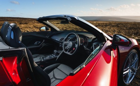2019 Audi R8 V10 Spyder Performance quattro (UK-Spec) Interior Wallpapers 450x275 (83)