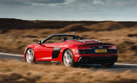 2019 Audi R8 V10 Spyder Performance quattro (UK-Spec) Rear Three-Quarter Wallpapers 450x275 (36)