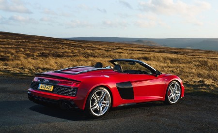 2019 Audi R8 V10 Spyder Performance quattro (UK-Spec) Rear Three-Quarter Wallpapers 450x275 (49)