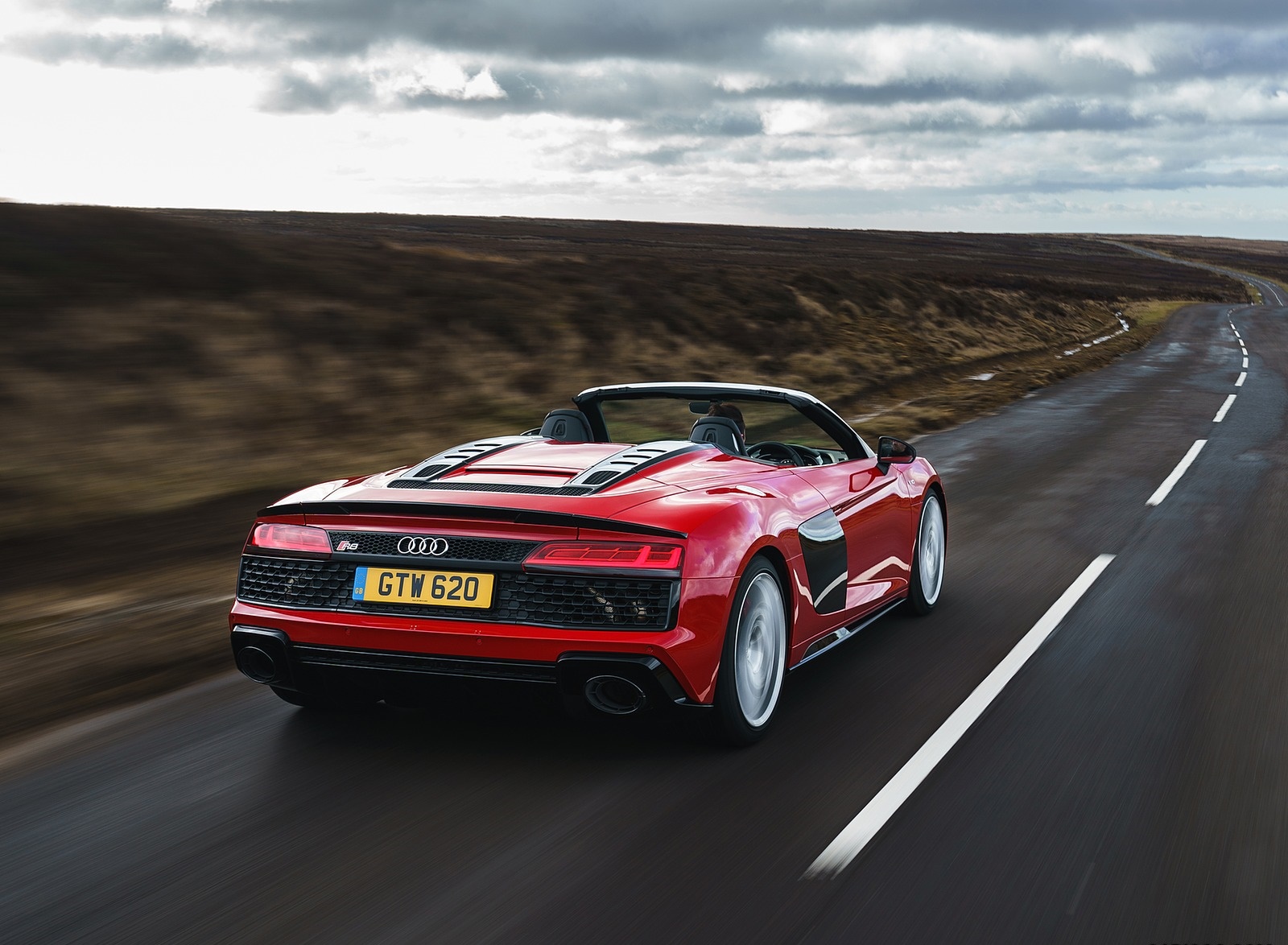 2019 Audi R8 V10 Spyder Performance quattro (UK-Spec) Rear Three-Quarter Wallpapers (10)