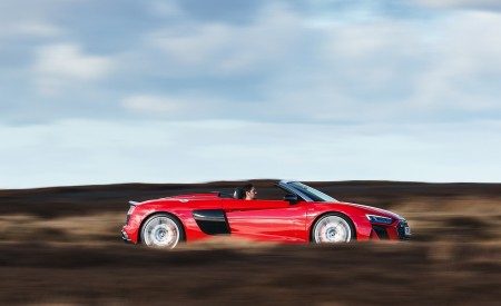 2019 Audi R8 V10 Spyder Performance quattro (UK-Spec) Side Wallpapers 450x275 (27)
