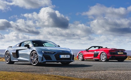 2019 Audi R8 V10 Spyder Performance quattro (UK-Spec) and 2019 Audi R8 V10 Coupe performance quattro Wallpapers 450x275 (53)