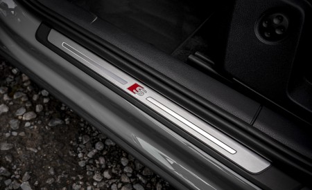 2019 Audi SQ2 (UK-Spec) Door Sill Wallpapers 450x275 (45)