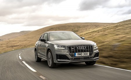 2019 Audi SQ2 (UK-Spec) Front Three-Quarter Wallpapers 450x275 (3)