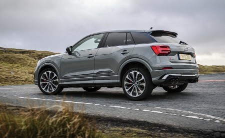 2019 Audi SQ2 (UK-Spec) Rear Three-Quarter Wallpapers 450x275 (20)