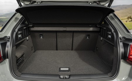 2019 Audi SQ2 (UK-Spec) Trunk Wallpapers 450x275 (49)