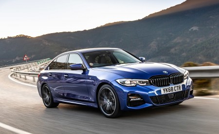 2019 BMW 3-Series Saloon 320d xDrive (UK-Spec) Front Three-Quarter Wallpapers 450x275 (20)
