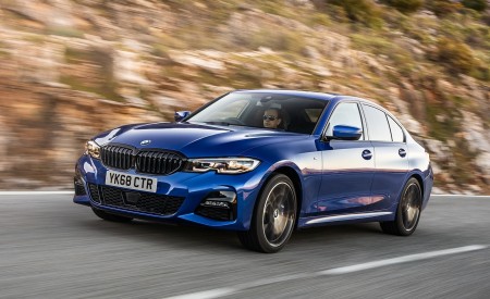 2019 BMW 3-Series Saloon 320d xDrive (UK-Spec) Front Three-Quarter Wallpapers 450x275 (4)