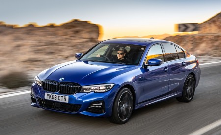 2019 BMW 3-Series Saloon 320d xDrive (UK-Spec) Front Three-Quarter Wallpapers 450x275 (21)