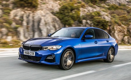 2019 BMW 3-Series Saloon 320d xDrive (UK-Spec) Front Three-Quarter Wallpapers 450x275 (22)