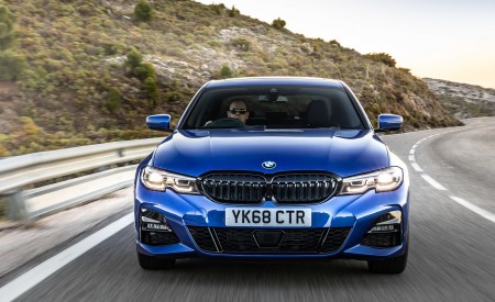 2019 BMW 3-Series Saloon 320d xDrive (UK-Spec) Front Wallpapers 450x275 (15)