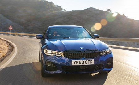 2019 BMW 3-Series Saloon 320d xDrive (UK-Spec) Front Wallpapers 450x275 (14)