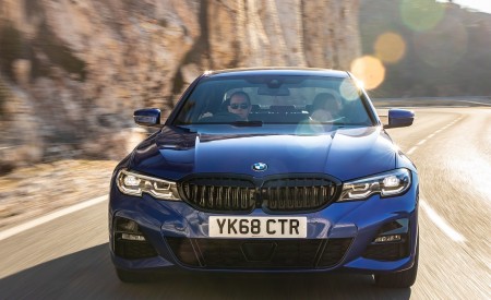 2019 BMW 3-Series Saloon 320d xDrive (UK-Spec) Front Wallpapers 450x275 (6)