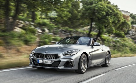 2019 BMW Z4 M40i (UK-Spec) Front Three-Quarter Wallpapers 450x275 (89)