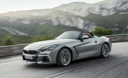 2019 BMW Z4 M40i (UK-Spec) Front Three-Quarter Wallpapers 450x275 (102)
