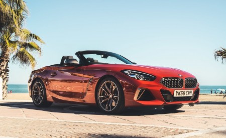 2019 BMW Z4 M40i (UK-Spec) Front Three-Quarter Wallpapers 450x275 (75)