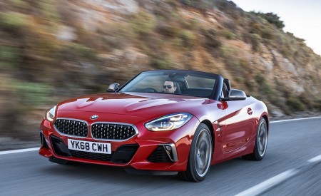2019 BMW Z4 M40i (UK-Spec) Front Three-Quarter Wallpapers 450x275 (52)