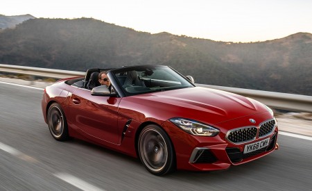 2019 BMW Z4 M40i (UK-Spec) Front Three-Quarter Wallpapers 450x275 (65)