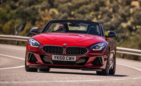 2019 BMW Z4 M40i (UK-Spec) Front Wallpapers 450x275 (55)