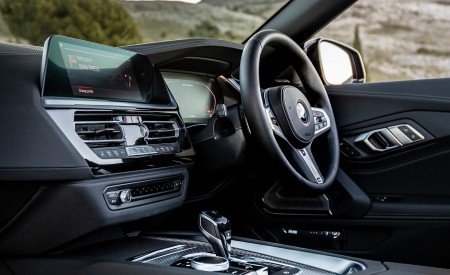 2019 BMW Z4 M40i (UK-Spec) Interior Wallpapers 450x275 (88)