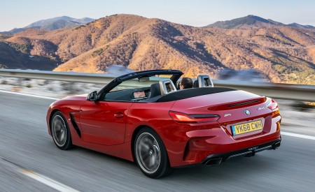 2019 BMW Z4 M40i (UK-Spec) Rear Three-Quarter Wallpapers 450x275 (68)