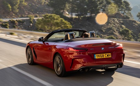 2019 BMW Z4 M40i (UK-Spec) Rear Three-Quarter Wallpapers 450x275 (69)