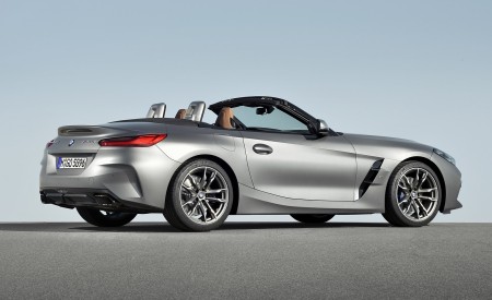 2019 BMW Z4 M40i (UK-Spec) Rear Three-Quarter Wallpapers 450x275 (119)