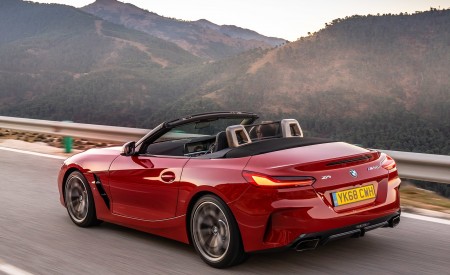 2019 BMW Z4 M40i (UK-Spec) Rear Three-Quarter Wallpapers 450x275 (56)