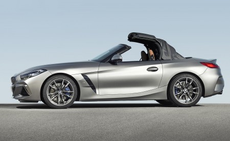 2019 BMW Z4 M40i (UK-Spec) Side Wallpapers 450x275 (128)