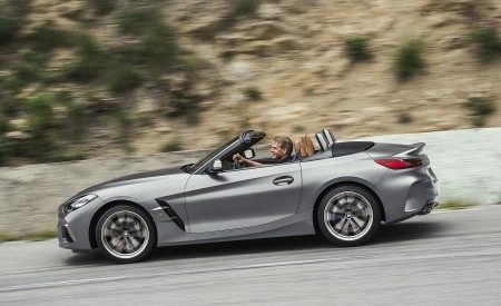 2019 BMW Z4 M40i (UK-Spec) Side Wallpapers 450x275 (99)