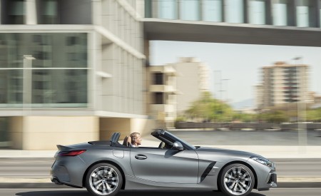 2019 BMW Z4 M40i (UK-Spec) Side Wallpapers 450x275 (110)