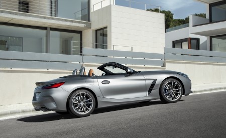 2019 BMW Z4 M40i (UK-Spec) Side Wallpapers 450x275 (113)