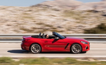 2019 BMW Z4 M40i (UK-Spec) Side Wallpapers 450x275 (73)