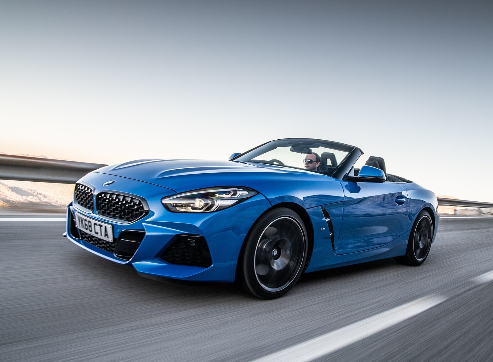 2019 BMW Z4 sDrive20i (UK-Spec) Front Three-Quarter Wallpapers (9)