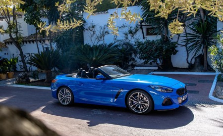 2019 BMW Z4 sDrive20i (UK-Spec) Front Three-Quarter Wallpapers 450x275 (33)