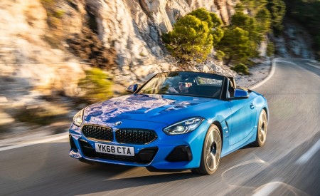 2019 BMW Z4 sDrive20i (UK-Spec) Front Three-Quarter Wallpapers 450x275 (2)