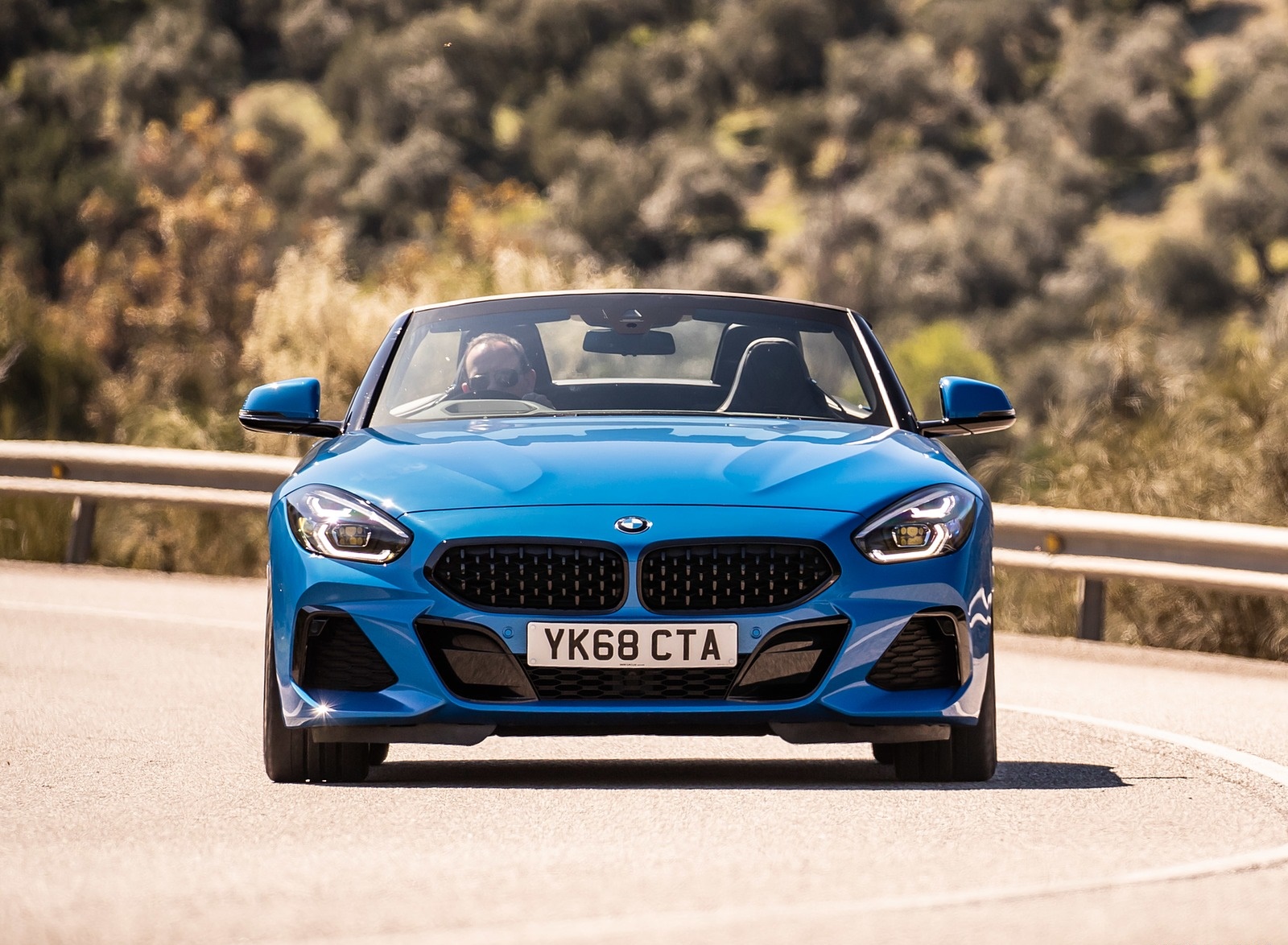 2019 BMW Z4 sDrive20i (UK-Spec) Front Wallpapers (4)