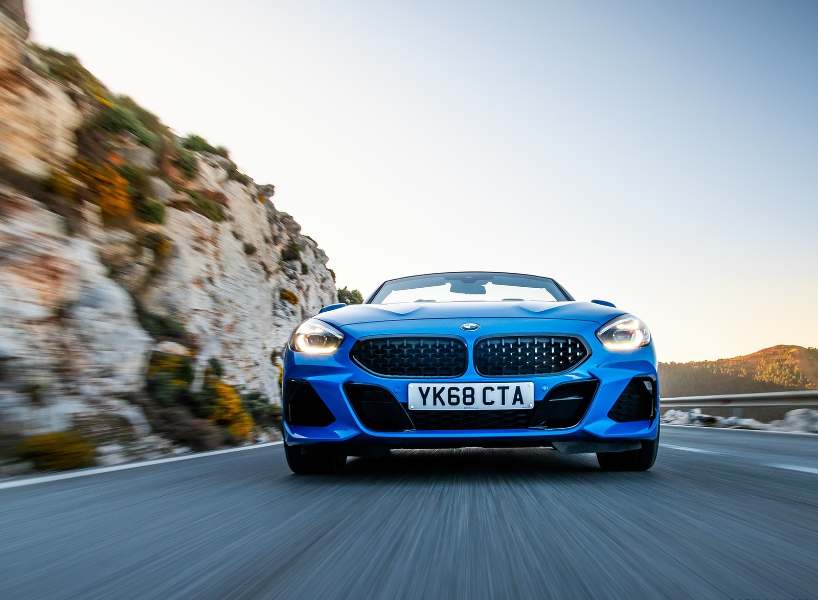 2019 BMW Z4 sDrive20i (UK-Spec) Front Wallpapers (12)