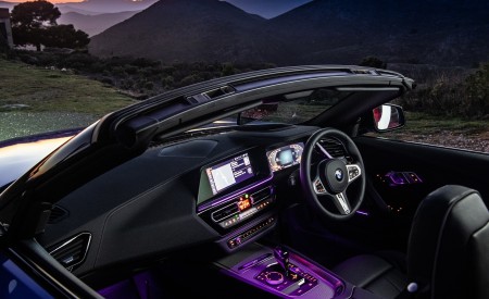 2019 BMW Z4 sDrive20i (UK-Spec) Interior Wallpapers 450x275 (49)