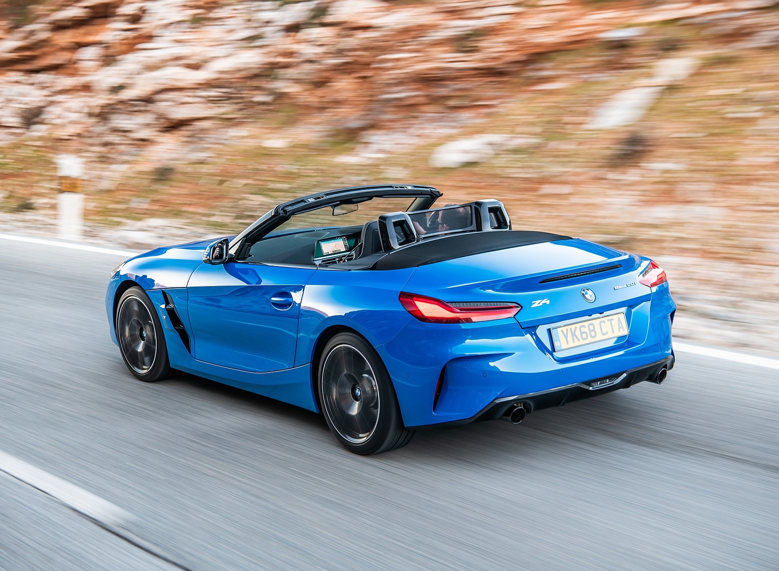 2019 BMW Z4 sDrive20i (UK-Spec) Rear Three-Quarter Wallpapers (7)