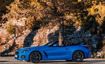 2019 BMW Z4 sDrive20i (UK-Spec) Side Wallpapers 450x275 (31)