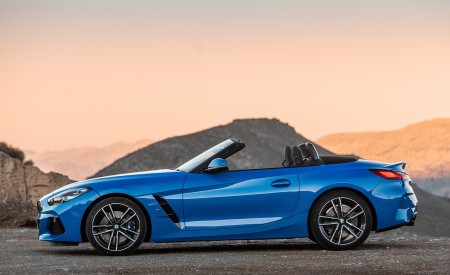 2019 BMW Z4 sDrive20i (UK-Spec) Side Wallpapers 450x275 (28)