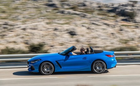 2019 BMW Z4 sDrive20i (UK-Spec) Side Wallpapers 450x275 (14)