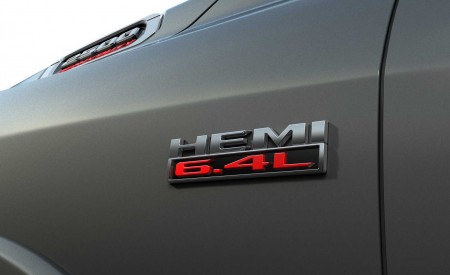 2019 Ram 2500 Heavy Duty Badge Wallpapers 450x275 (24)