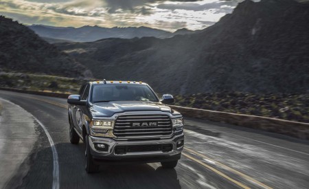 2019 Ram 2500 Heavy Duty Front Wallpapers 450x275 (4)