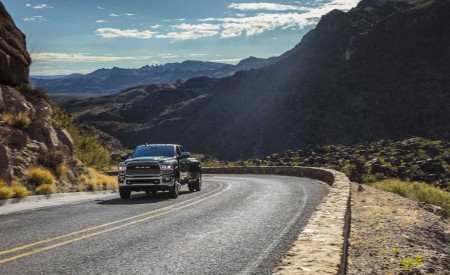 2019 Ram 2500 Heavy Duty Front Wallpapers 450x275 (14)