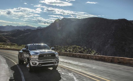 2019 Ram 2500 Heavy Duty Front Wallpapers 450x275 (16)